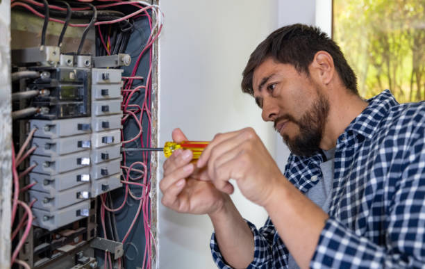Best Affordable Emergency Electrician  in Shackle Island, TN
